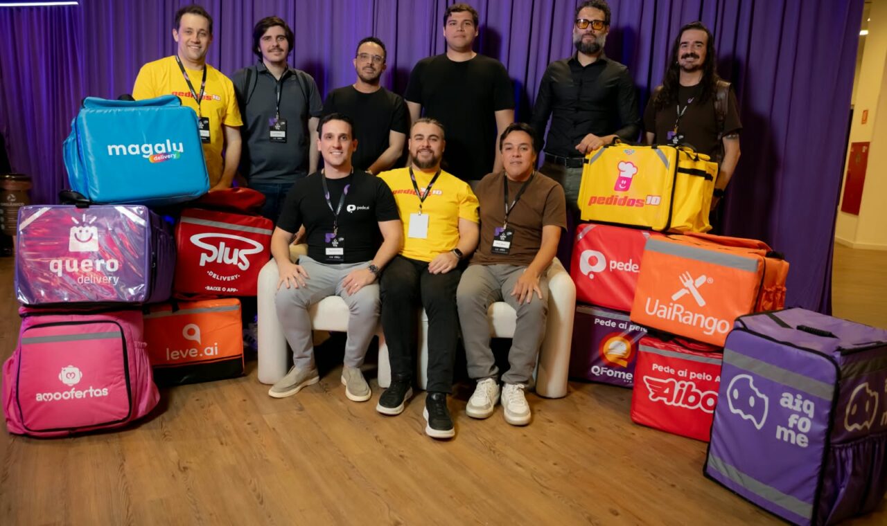 Participantes de coalizão Raiz em evento de lançamento do hub.